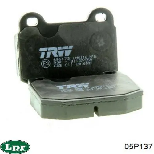 Передние тормозные колодки 05P137 LPR