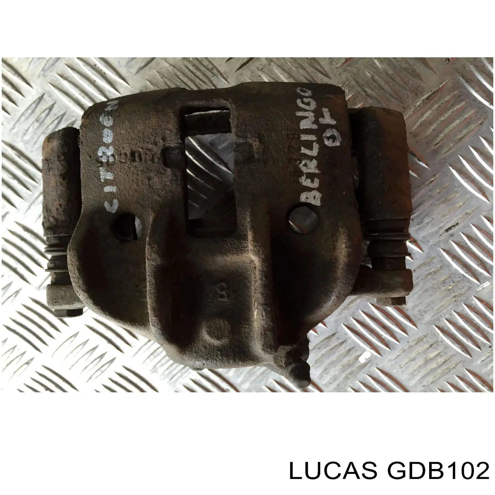 GDB102 Lucas колодки тормозные задние дисковые