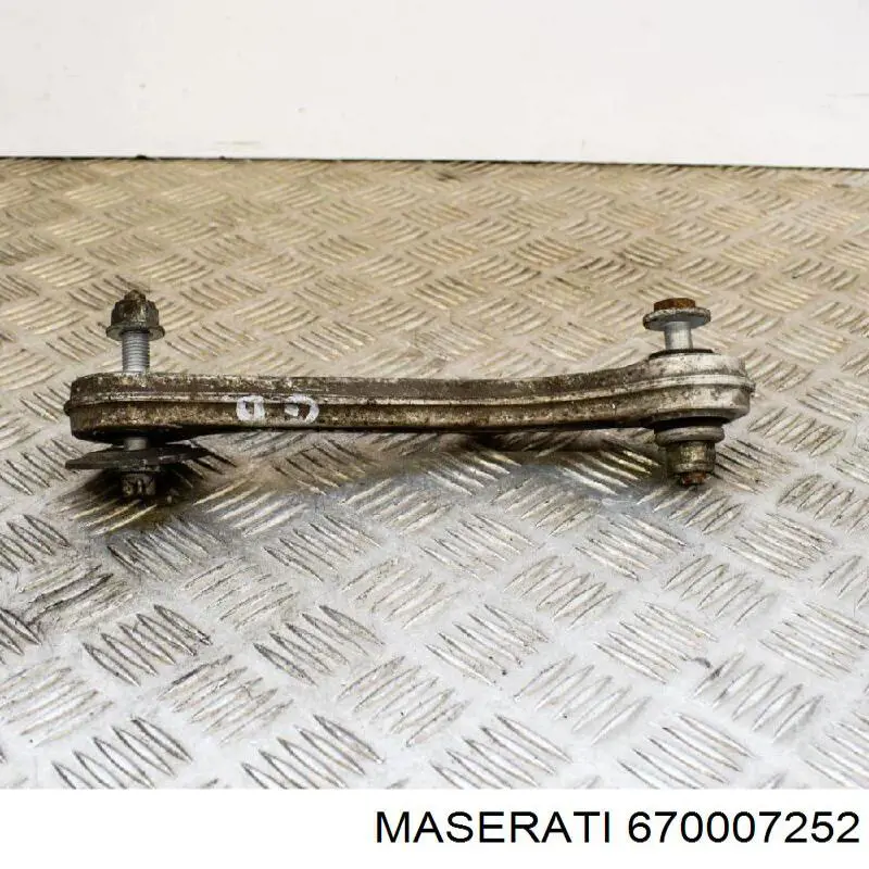 Рычаг/тяга задней подвески продольный верхний, левый Maserati 670007252
