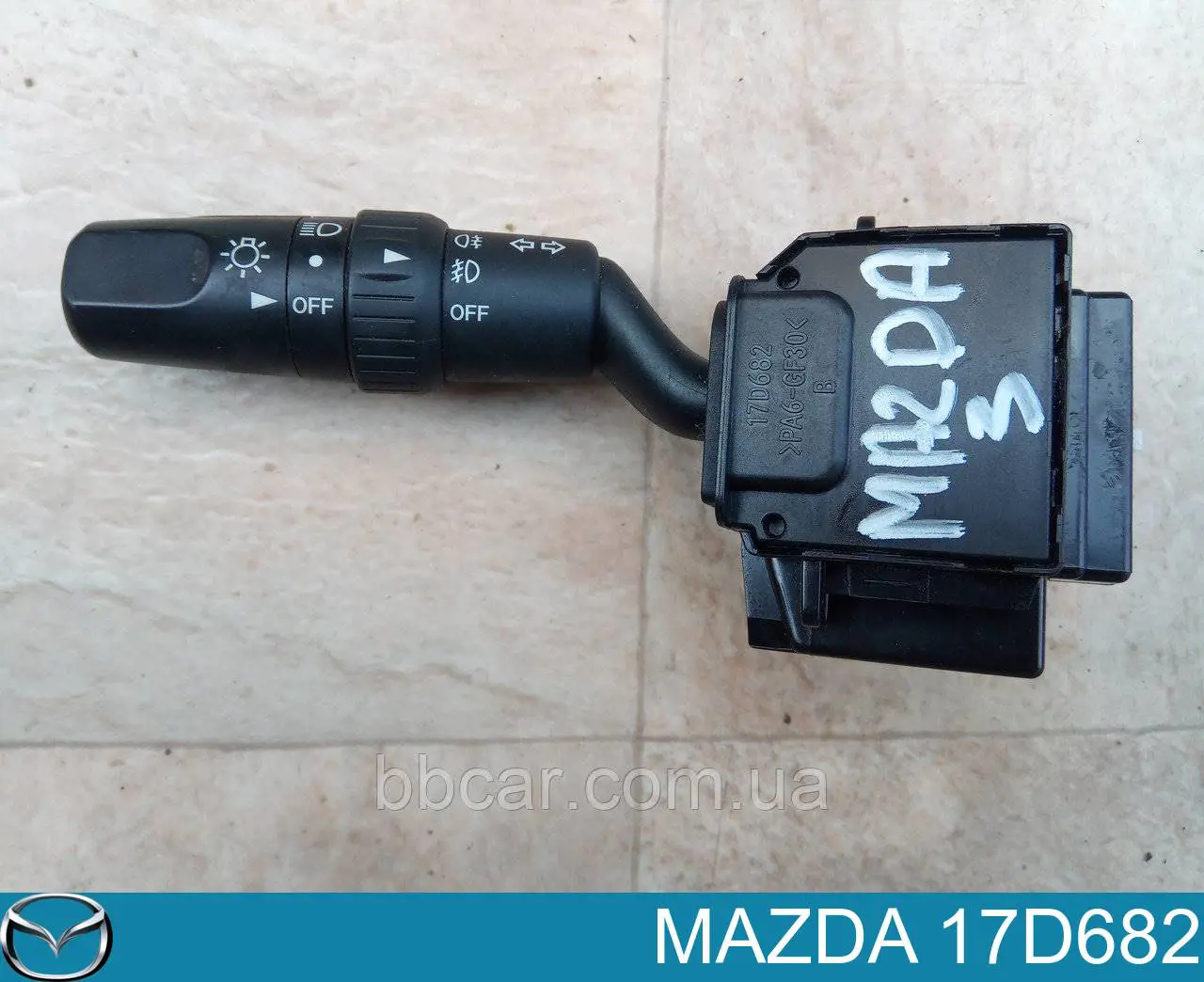 Подрулевой переключатель 17D682 Mazda