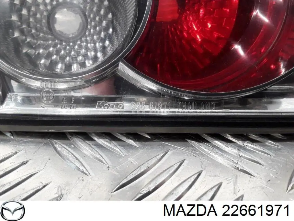 Фонарь задний левый, внутренний Mazda 22661971 цена, от 12.67 USD