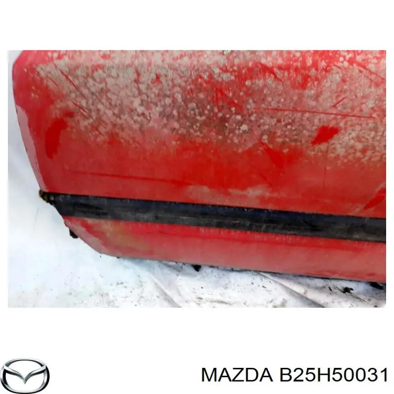 Передний бампер B25H50031 Mazda