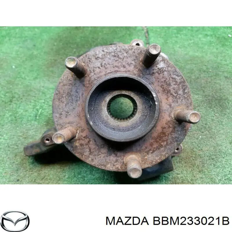 Цапфа (поворотный кулак) передний правый на Mazda 3 BL