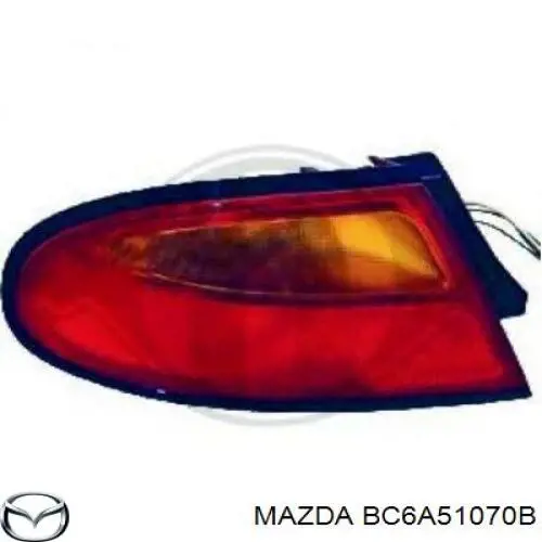 Указатель поворота левый на Mazda 323 C V 