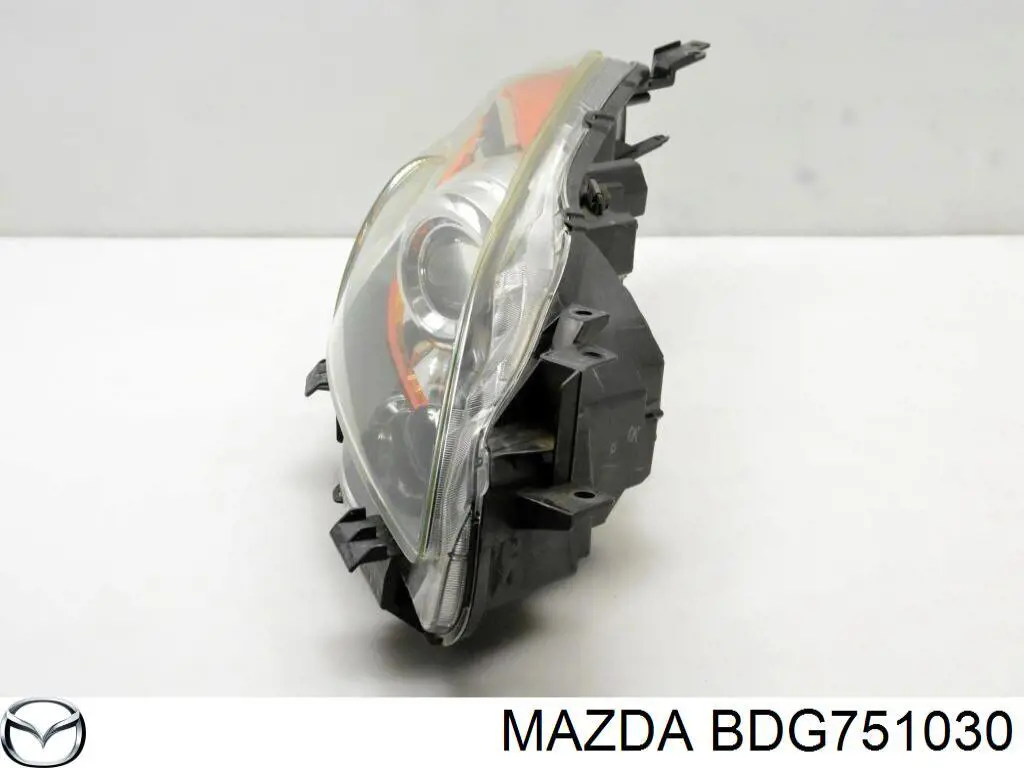 BDG751030 Mazda Фара передняя правая