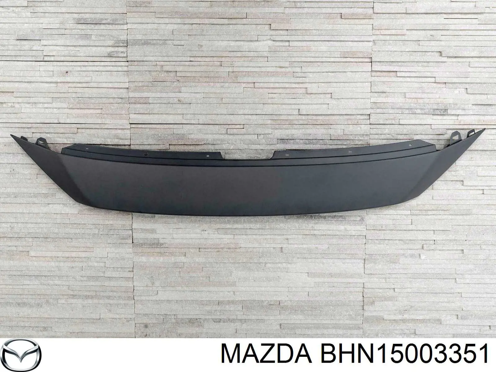 Молдинг решетки радиатора верхний BHN15003351 Mazda