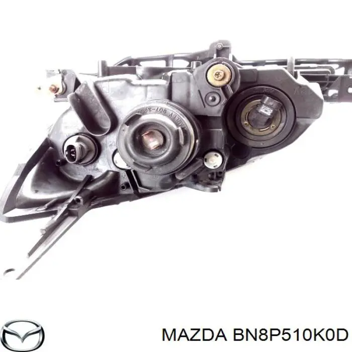 BN8P510K0D Mazda фара правая