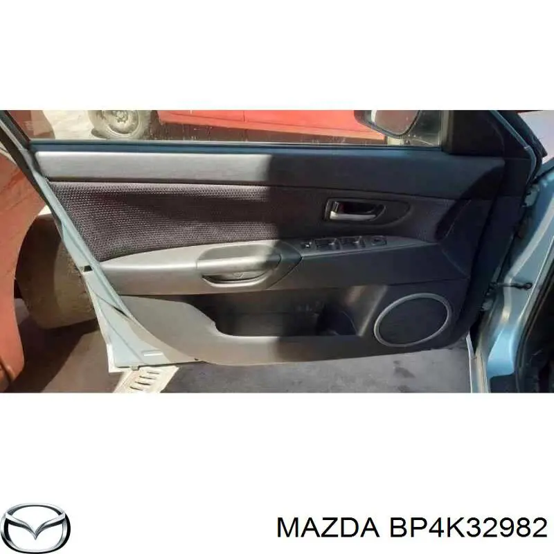 BP4K32982 Mazda Колесо рулевое