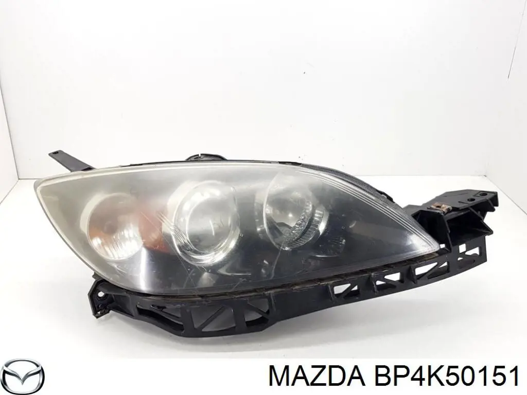 Направляющая переднего бампера правая на Mazda 3 BK12
