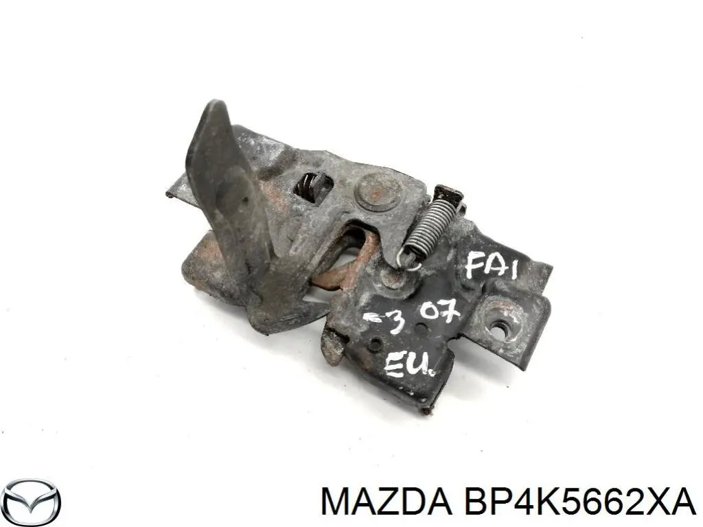 Запор капота (замок и привод замка капота) на Mazda 3  BK