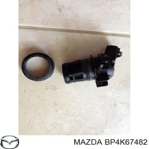 Насос-мотор омывателя стекла заднего Mazda BP4K67482