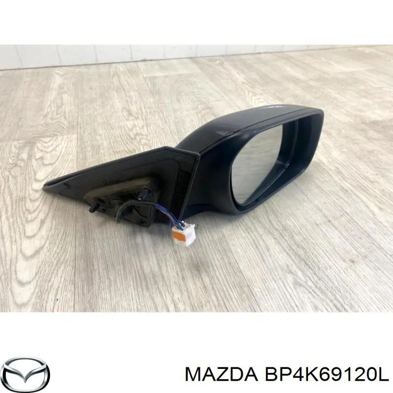 Правое зеркало BP4K69120L Mazda