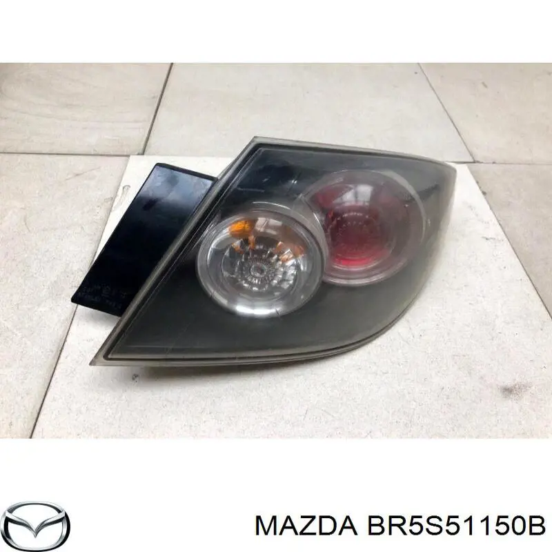 BR5S51150B Mazda фонарь задний правый внешний