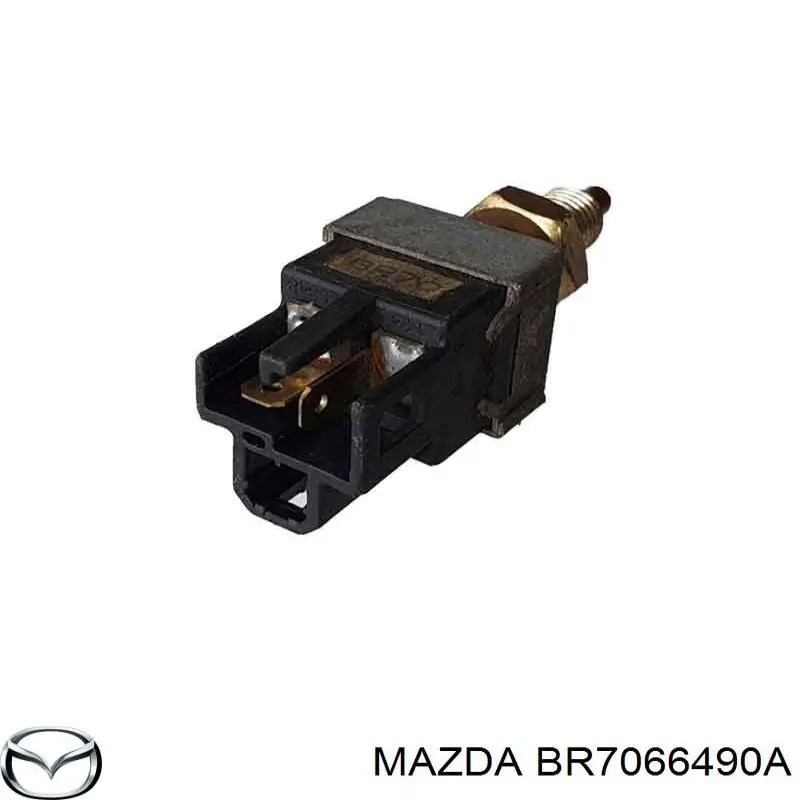 Датчик включения стопсигнала BR7066490A Mazda