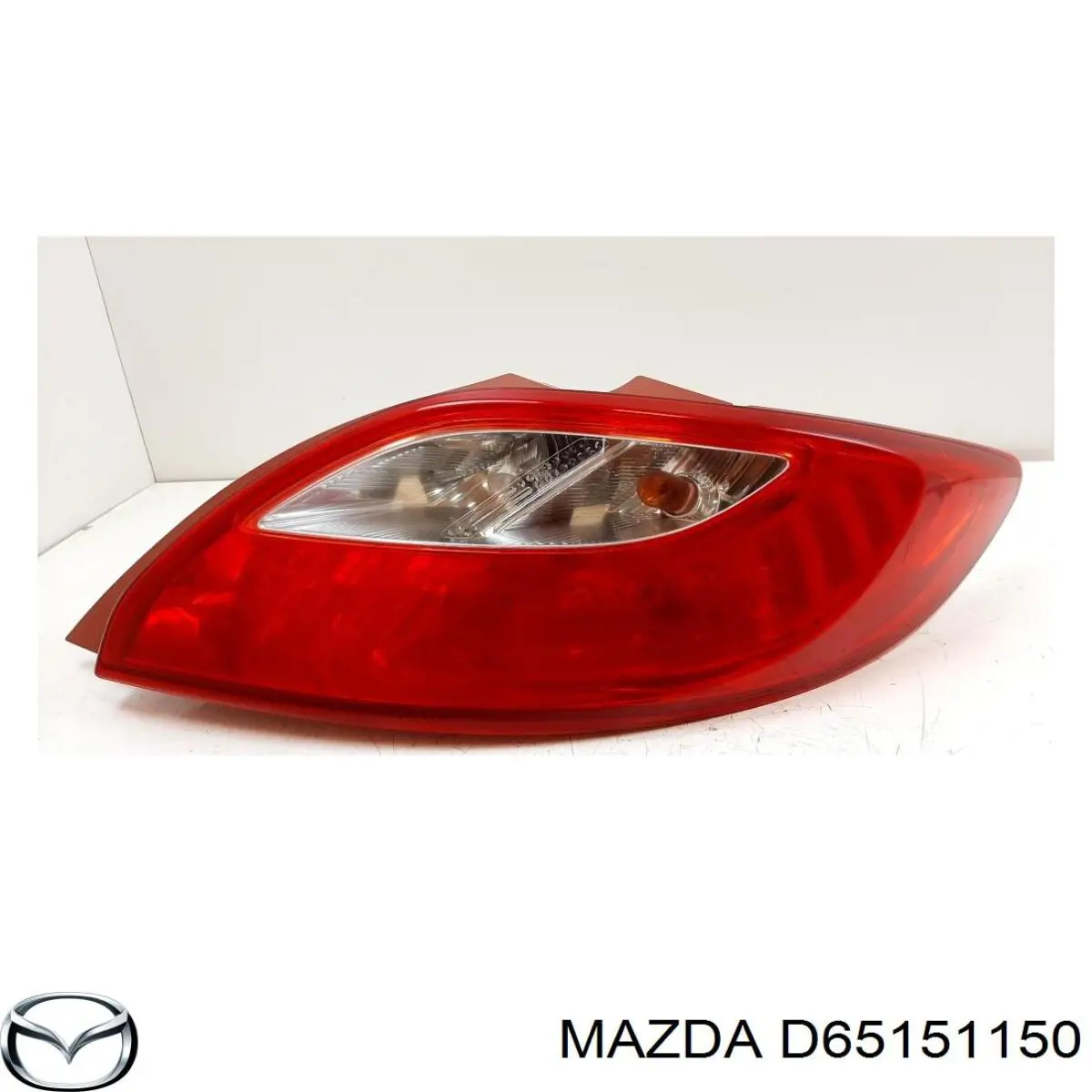 D65151150 Mazda lanterna traseira direita