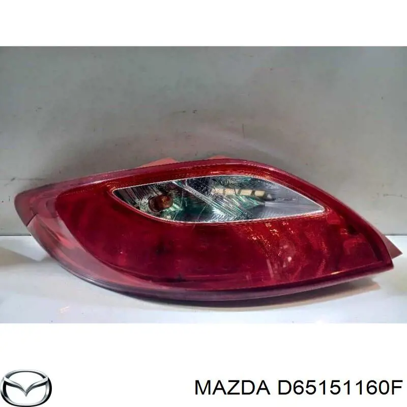 D65151160F Mazda lanterna traseira esquerda