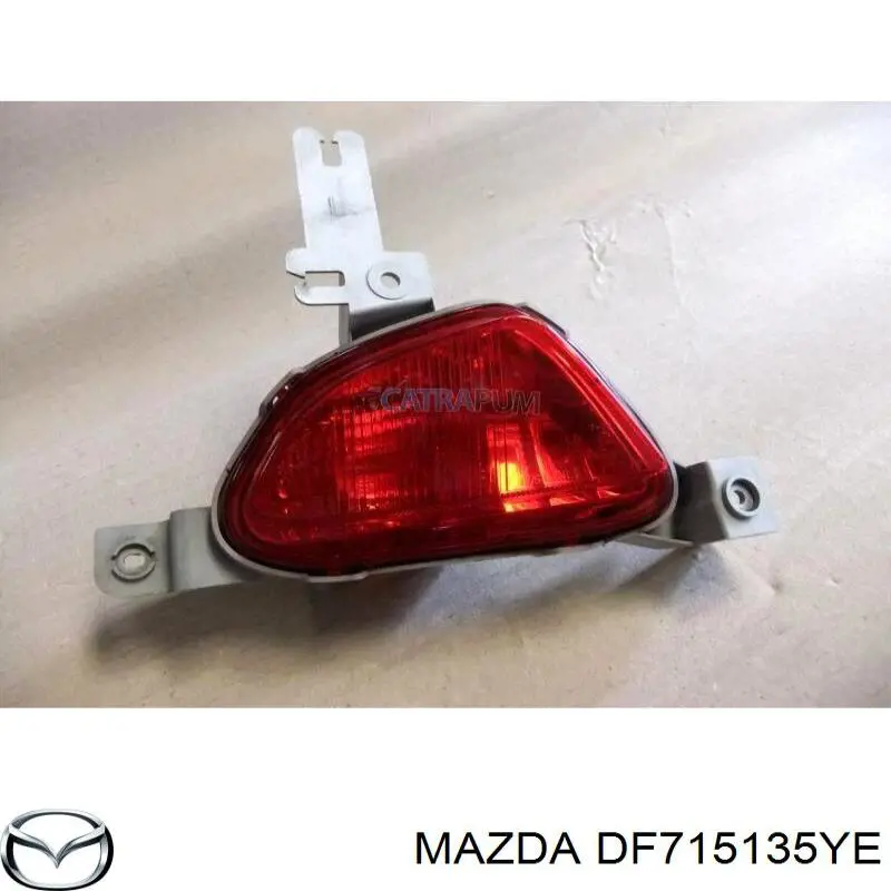  Правый катафот заднего бампера Mazda 2 