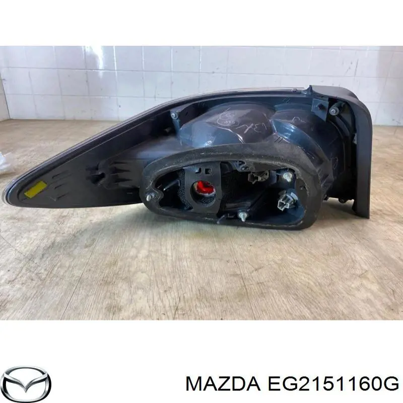 EG2151180G Mazda Задний левый стоп