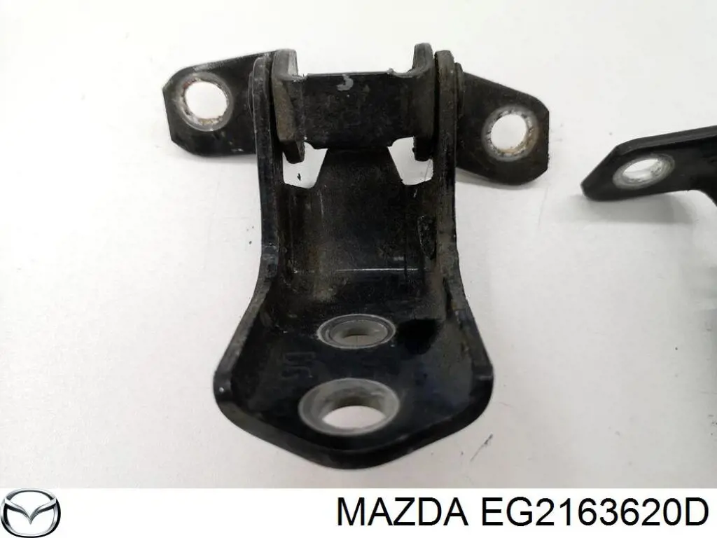 Амортизатор крышки багажника (двери 3/5-й задней) на Mazda CX-7 ER