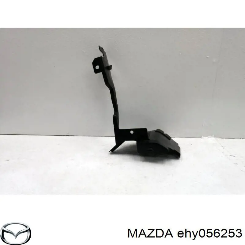 Купить EHY056253 Mazda Левый дефлектор радиатора