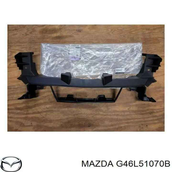 Молдинг решетки радиатора левый Mazda G46L51070B