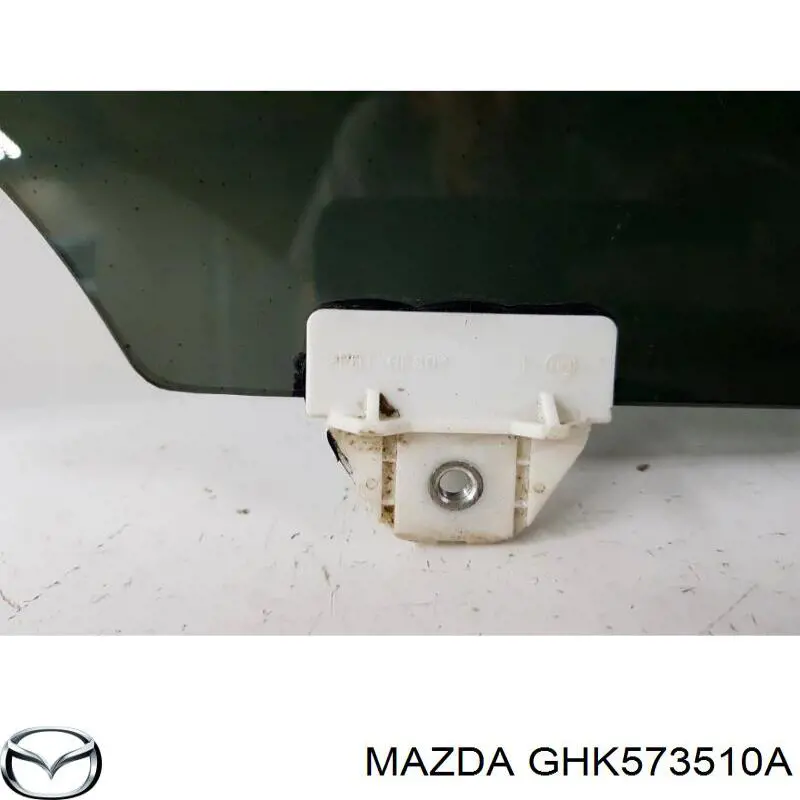 Стекло двери задней левой GHK573510B9D Mazda