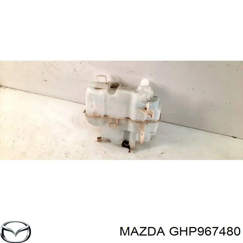 GHP967480 Mazda Бачок омывателя стекла