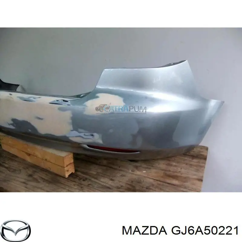 Задний бампер GJ6A50221 Mazda