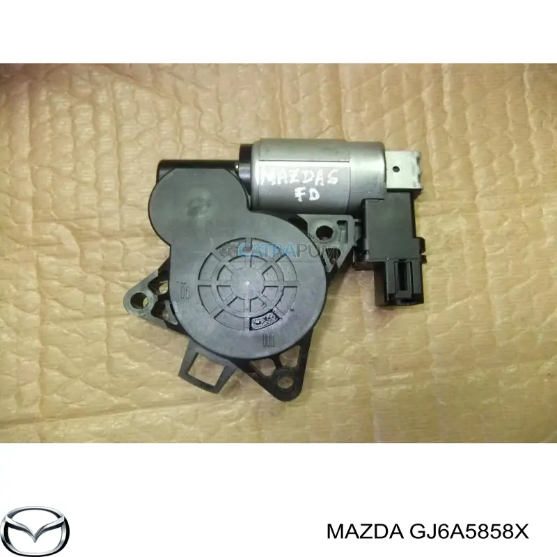 GJ6A5858X Mazda мотор стеклоподъемника двери задней