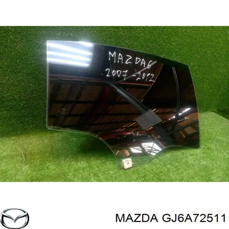 GJ6A72511 Mazda Стекло задней правой двери