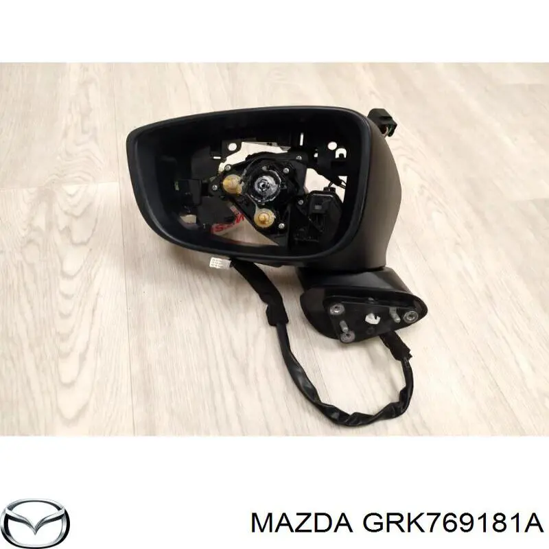 Зеркало левое Mazda GRK769181A