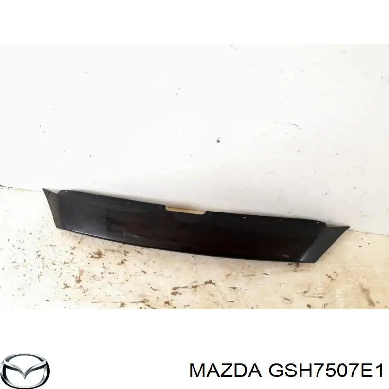 GSH7507E113 Mazda Молдинг решетки радиатора верхний