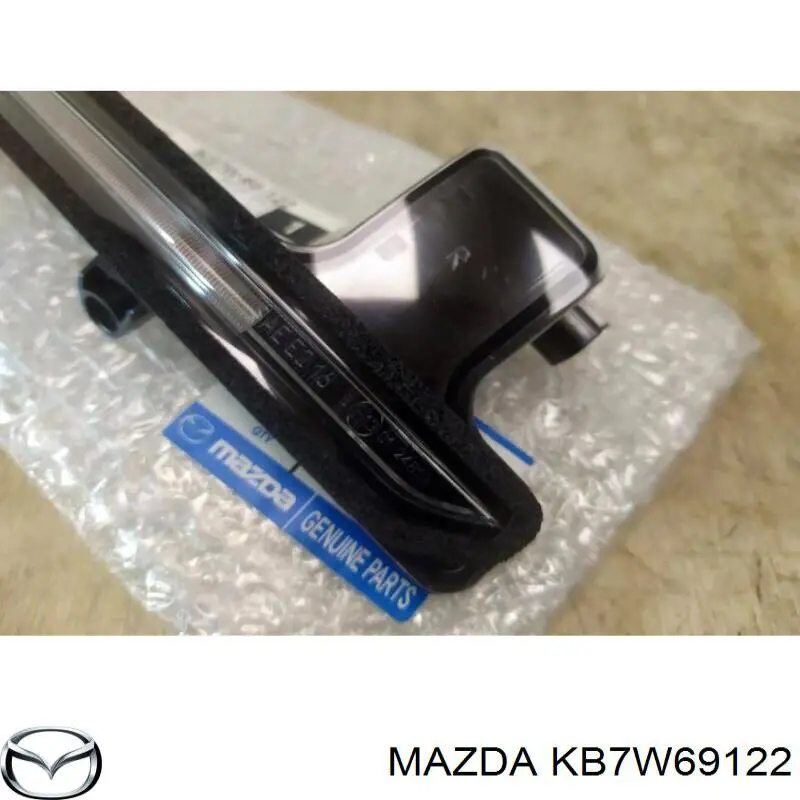 KB7W69122 Mazda Указатель поворота зеркала правый