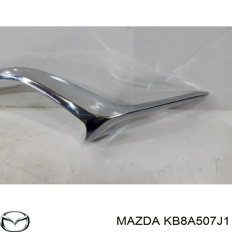 Молдинг решетки радиатора правый KB8A507J1 Mazda