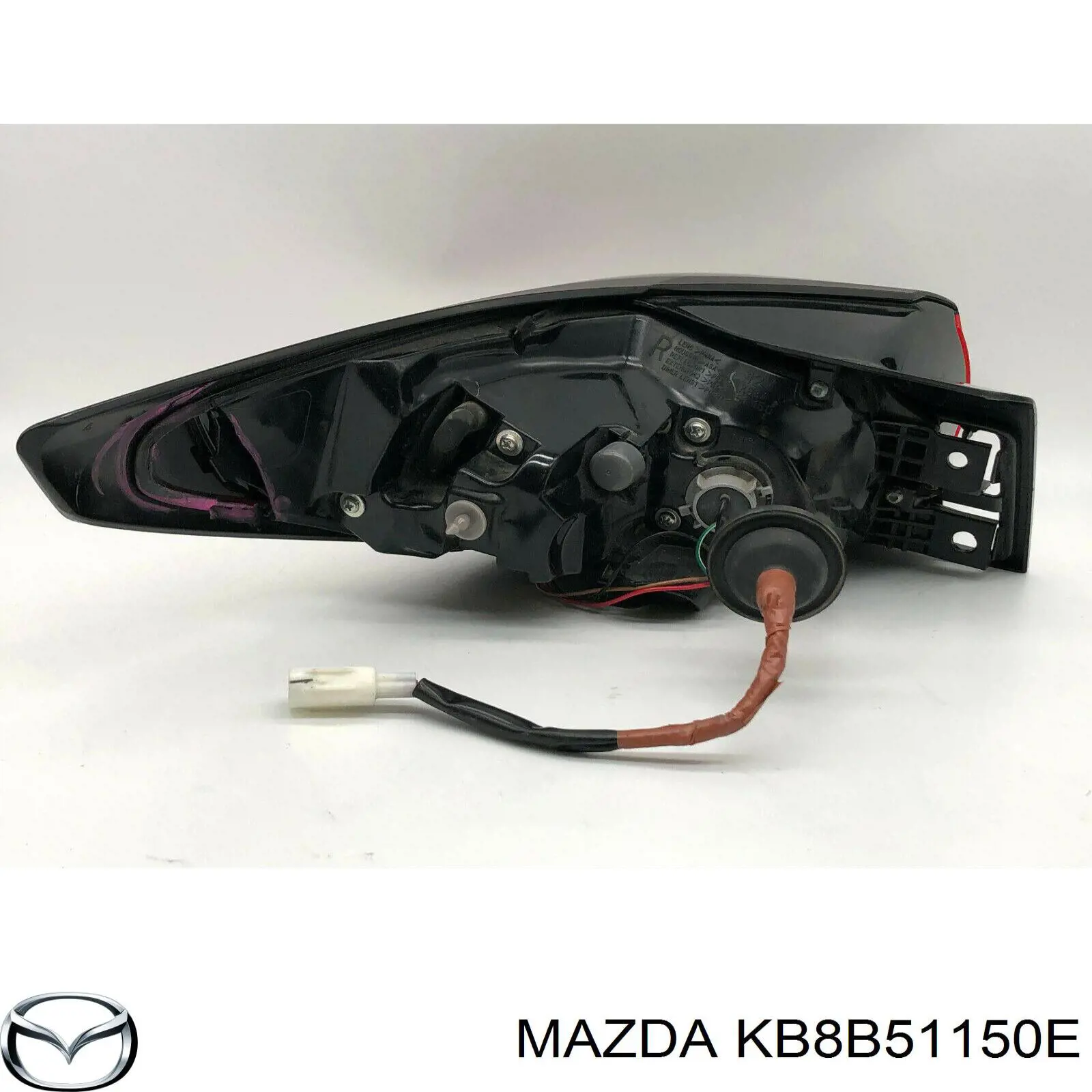 KB8B51150E Mazda Задний правый внешний фонарь