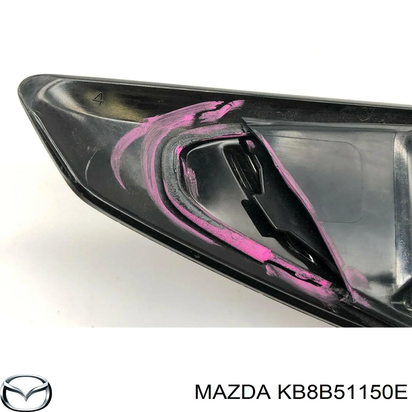 KB8B51150E Mazda lanterna traseira direita externa