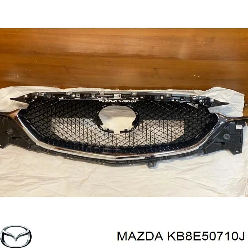 Решетка радиатора KB8E50710J Mazda