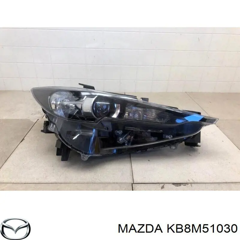 Правая фара KB8M51030 Mazda