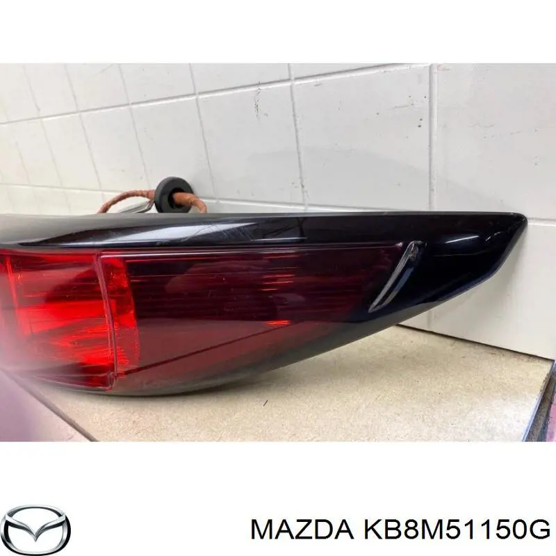 KB8M51150G Mazda Задний правый внешний фонарь