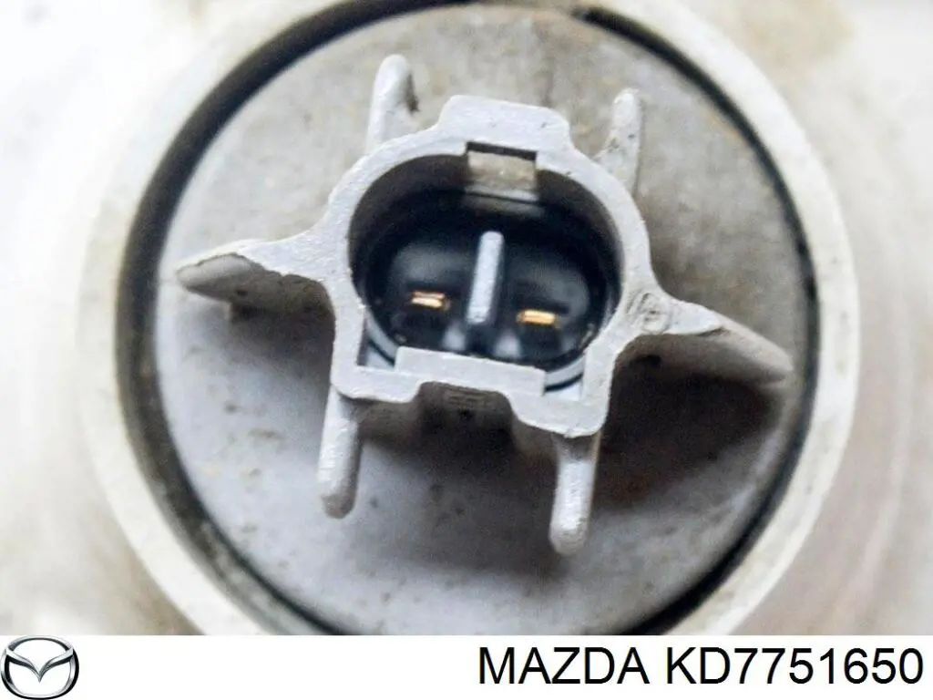 Фонарь противотуманный задний, правый Mazda KD7751650