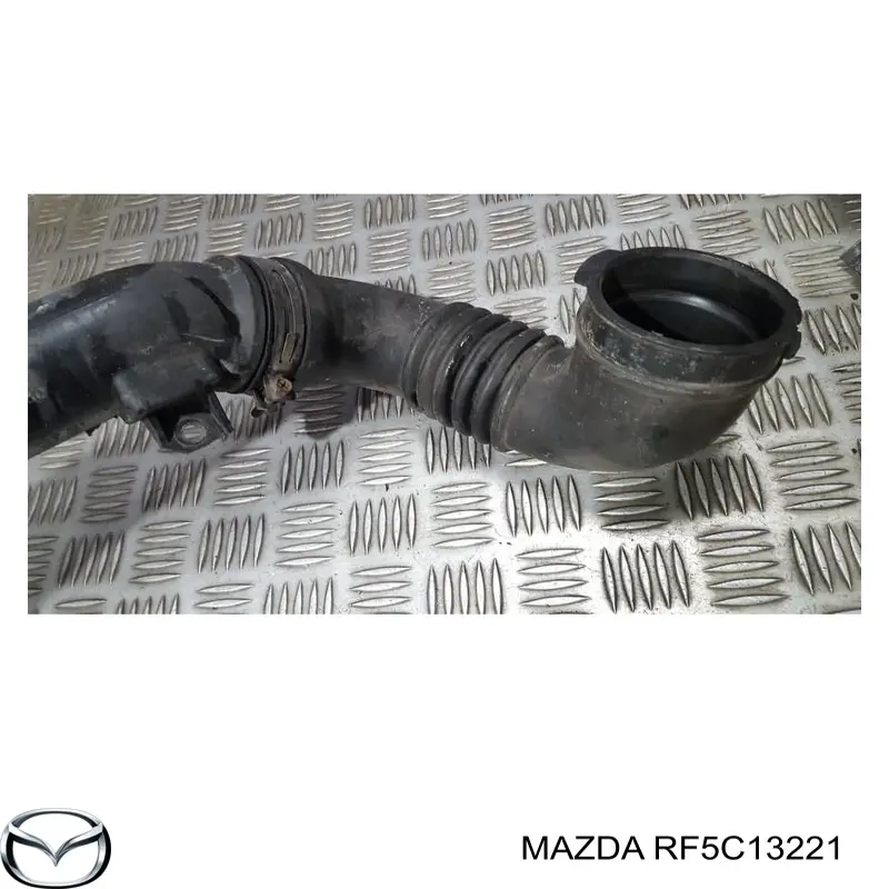 RF5C13221 Mazda Патрубок воздушный, выход воздушного фильтра