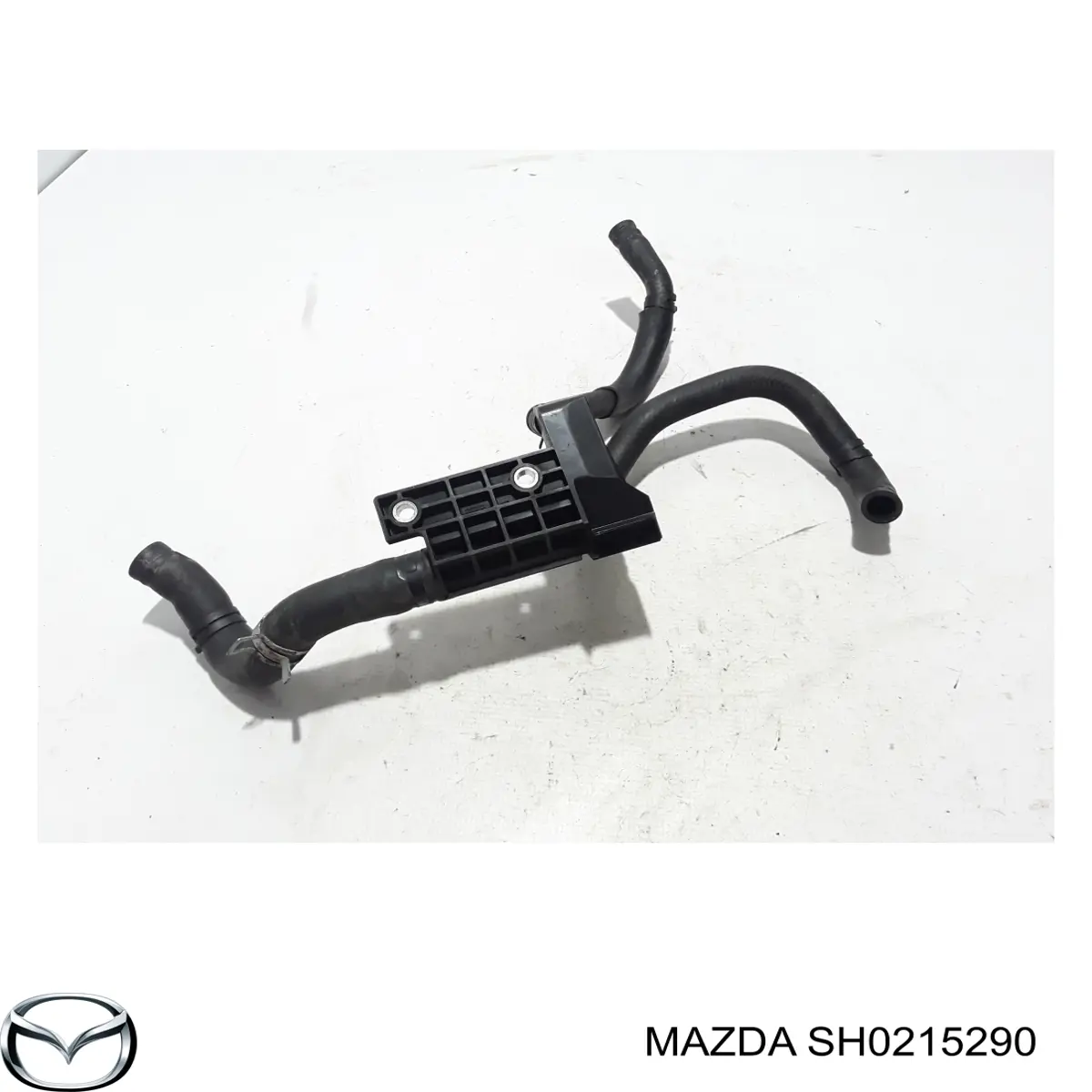 Фланец системы охлаждения (тройник) на Mazda 3 BM, BN