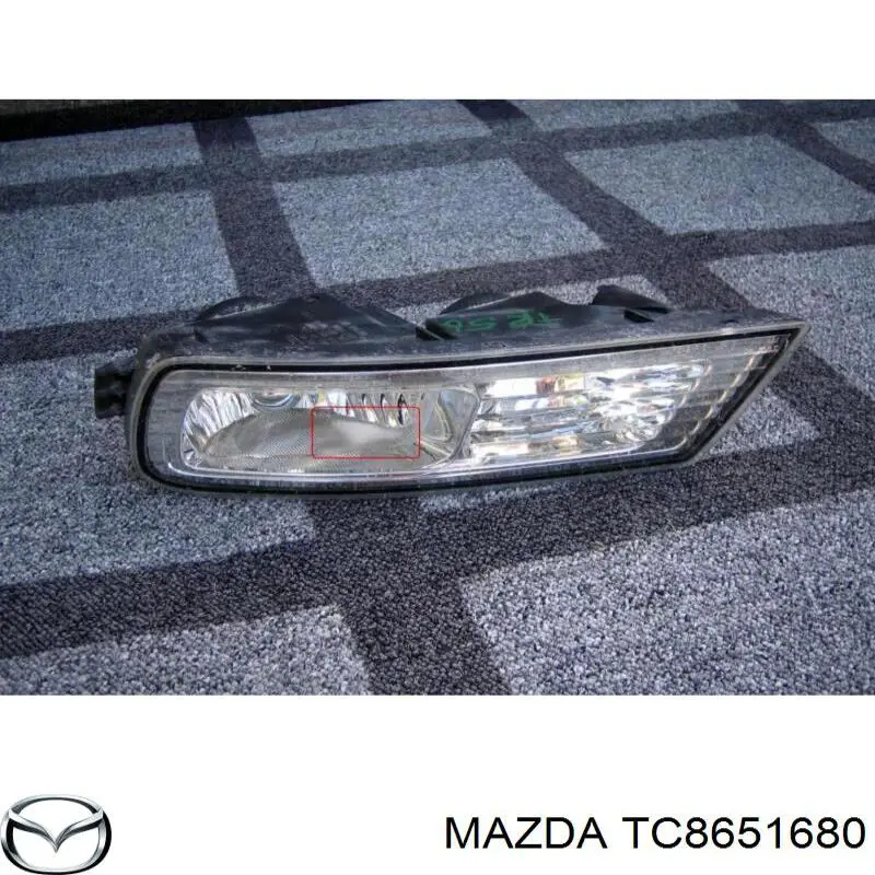 TC8651680 Mazda фара противотуманная правая