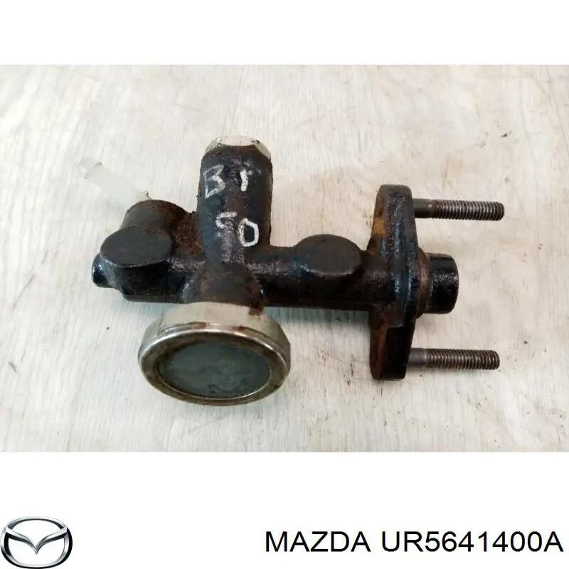 UR5641400C Mazda Цилиндр сцепления, главный