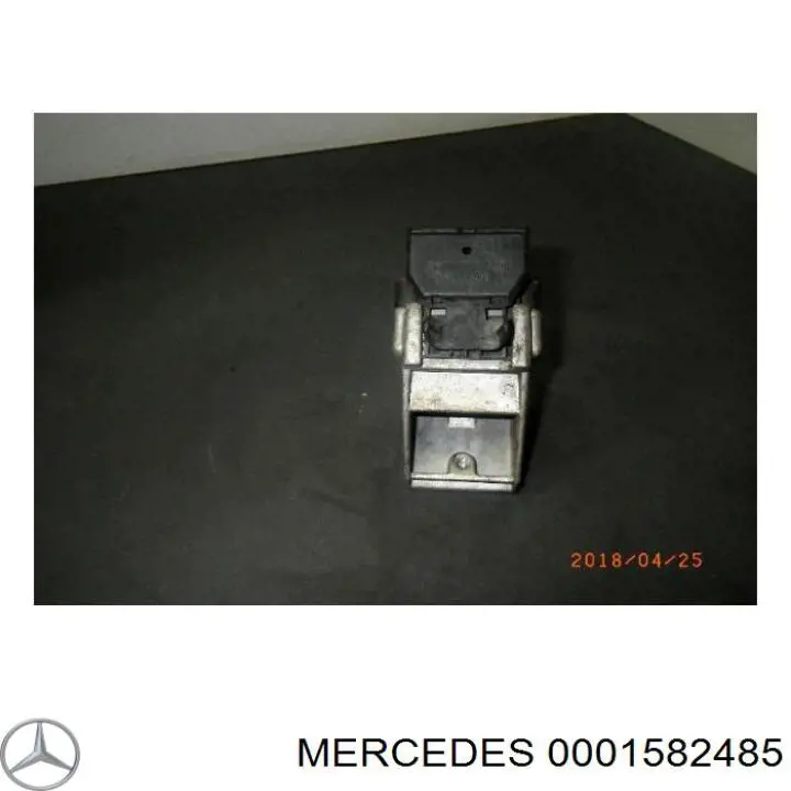 0001582485 Mercedes tampa de motor decorativa