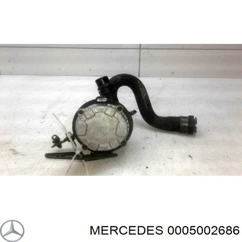 Купить 0005002686 Mercedes Насос охлаждения инвертора