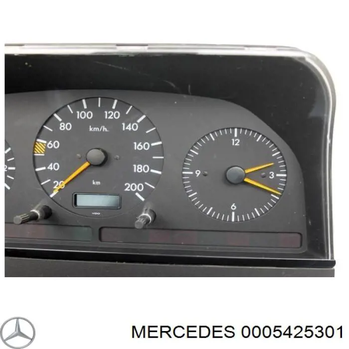 0005425301 Mercedes приборная доска (щиток приборов)