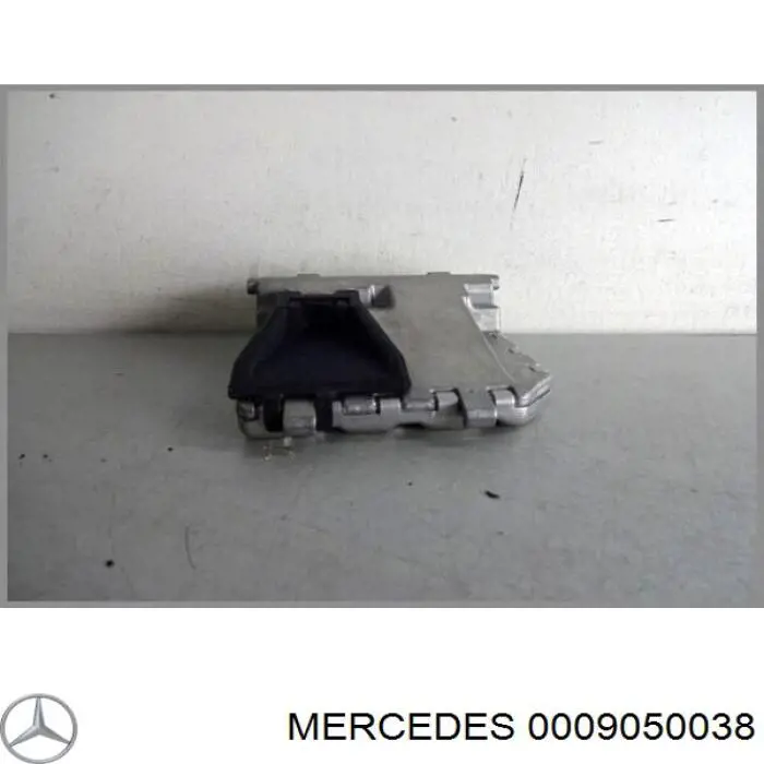 Модуль управления камерой на Mercedes ML/GLE (W166)