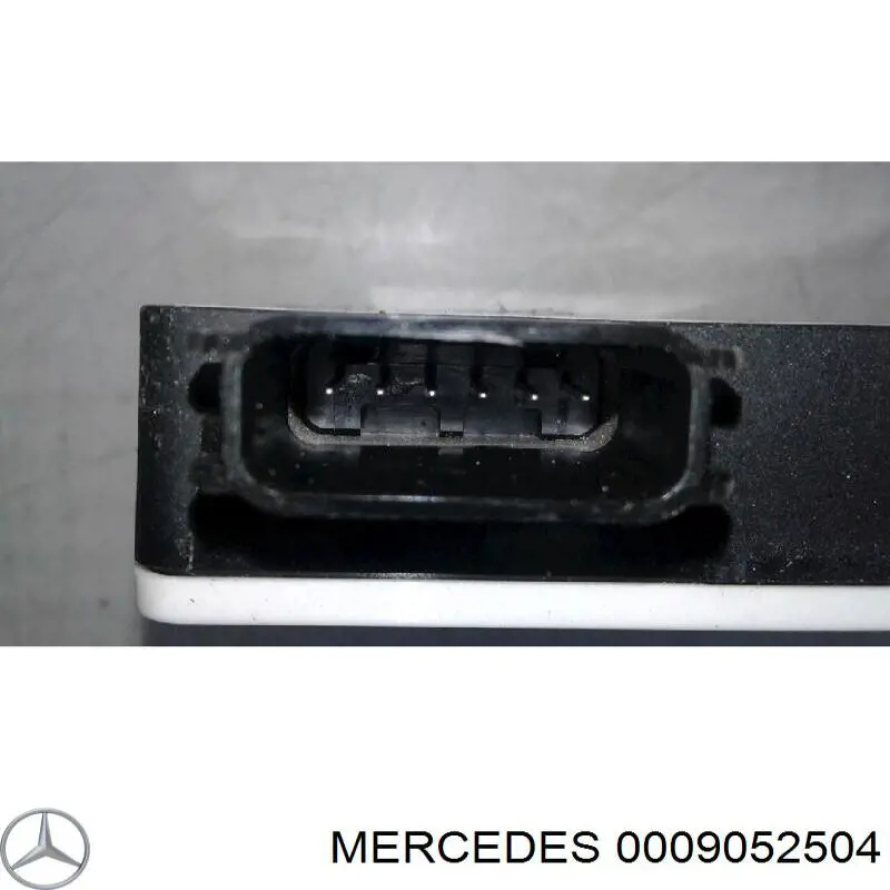 0009052504 Mercedes Датчик контроля мертвой зоны задний