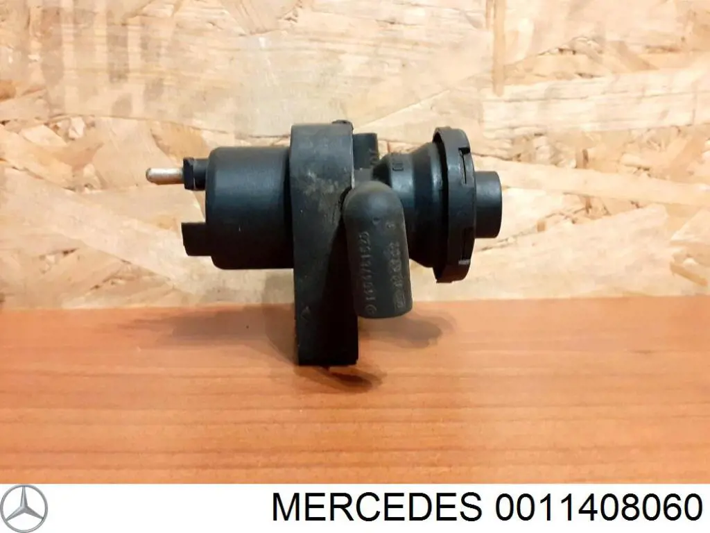 Клапан (регулятор) холостого хода на Mercedes E S210 (Мерседес-бенц Е)